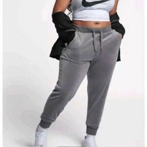 NEW Women's 1X NIKE Sportswear Plus Casual Velour Joggers Pants Gray AH2855-036